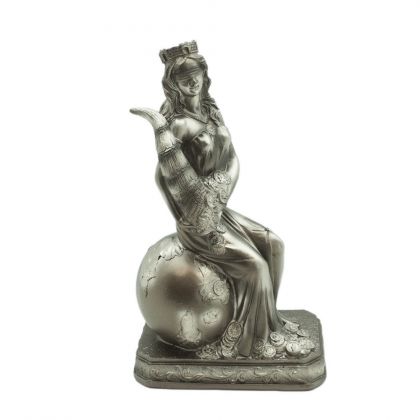 Статуетка на седнала богиня Фортуна