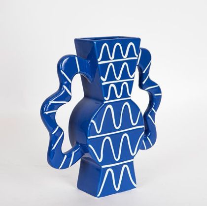 ВАЗА, КЕРАМИКА, СИНЯ С БЕЛИ ЛИНИИ, С ДРЪЖКИ, 37,5x8x35,5 см