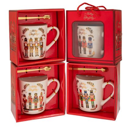 КОЛЕДНА КЕРАМИЧНА ЧАША С ЛЕШНИКОТРОШАЧКИ В ПОДАРЪЧНА КУТИЯ