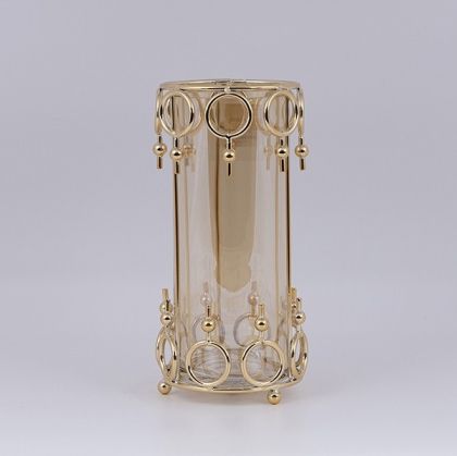 СТЪКЛЕН СВЕЩНИК С МЕТАЛНИ АКЦЕНТИ ЗЛАТИСТО 12X27СМ