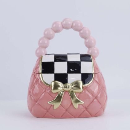 КЕРАМИЧЕН БУРКАН ЗА БИСКВИТКИ, ФОРМА НА ДАМСКА ЧАНТА В РОЗОВ ЦВЯТ И ЗЛАТИСТА ПАНДЕЛКА, 22X16X26 СМ