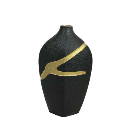 КЕРАМИЧНА ВАЗА ЧЕРНА СЪС ЗЛАТИСТ РЕБРАЖЕН ДИЗАЙН МАЛКА - 30 см 1/8 КБ