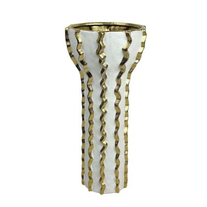 КЕРАМИЧНА КУПА БЯЛА СЪС ЗЛАТИСТИ ВЕРТИКАЛНИ ЗИГЗАКОВИ РАИТИ ИЗКЛЮЧИТЕЛНО ГОЛЯМА - 39,9 см 1/4 КУБЧЕТА