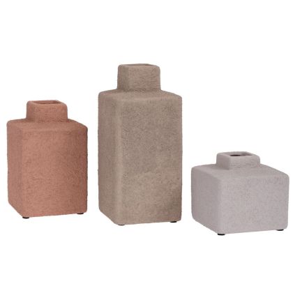 КОМПЛЕКТ ОТ 3 КЕРАМИЧНИ ВАЗИ В РАЗНООБРАЗИЕ НА ЦВЕТОВЕ В ПОДАРЪЧНА КУТИЯ 10X10X22 СМ