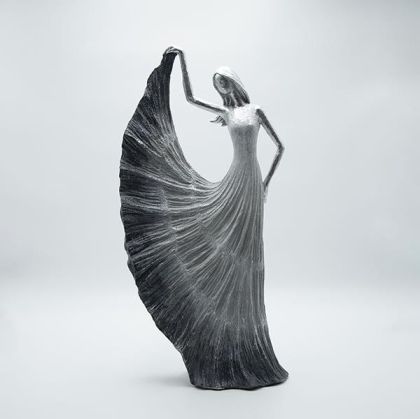 Декоративна скулптурна фигура от полирезин със златна повърхност 24x10.5x48.5см