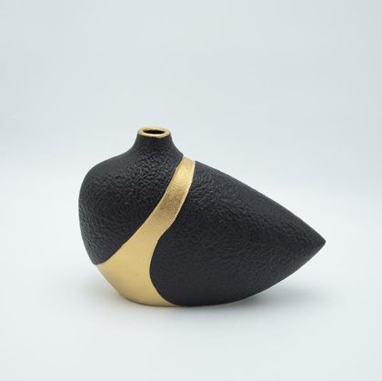 Керамична ваза черно-златна 30x11.5x20.5см