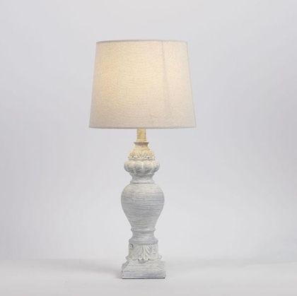 Настолна лампа от полирезин бяла 22.5x48см