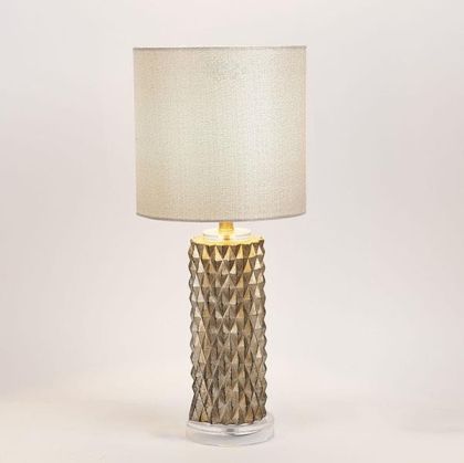 Настолна лампа от полирезин бяло-златно 23x50см