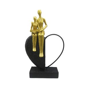 ДЕКОРАТИВНА ФИГУРА, ХОРА, СЕДНАЛИ ВЪРХУ СЪРЦЕ, ЗЛАТНО И ЧЕРНО, 18x6.5x29cm