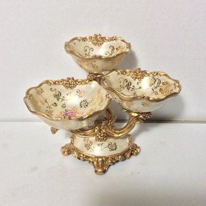 ДЕКОРАТИВНА ЧИНИЯ СЪС СТОЯЩА ОСНОВА, ПОРЦЕЛАН, БЕЖОВО-ЗЛАТНО,32x20x26см