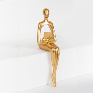 ДЕКОРАТИВНА ФИГУРА МЪЖ И КНИГИ, 8.5x6.5x22см
