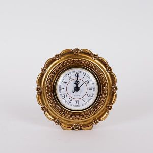 НАСТОЛЕН ЧАСОВНИК ОТ ПОЛИРЕЗИН, ЗЛАТЕН 13.4x4x13.4см