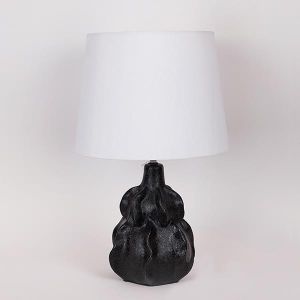 НАСТОЛНА ЛАМПА С ЛЕН АБАЖУР КЕРАМИЧЕН ЧЕРЕН 29.5X24X48СМ