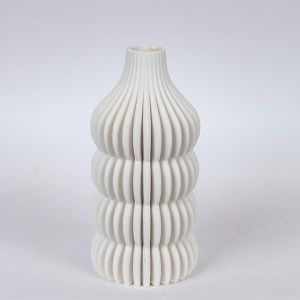ВАЗА ПОРЦЕЛАН 3D БЯЛА 12x12x25см