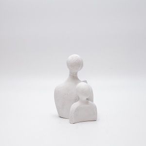 ДЕКОРАТИВНА АБСТРАКТНА СКУЛПТУРА С 2 ФИГУРИ, ПОЛИСМОЛА, БЯЛА, 9.5x7.5x13.5см