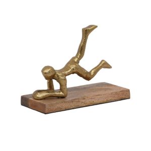МЕТАЛНА ДЕКОРАТИВНА ФИГУРА YOGA ЗЛАТИСТ ЦВЯТ С ДЪРВЕНА ОСНОВА 18X10X15СМ