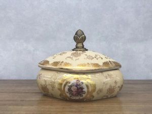 ПОРЦЕЛАНОВ БУРКАН ЗА СЛАДКИ БЕЖОВ - ЗЛАТЕН 18x14x14см
