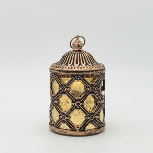 ФЕНЕР МЕТАЛ - СТЪКЛО С БАТЕРИЯ БЯЛ - ЗЛАТЕН - КЕХЛИБАРЕН 7.5X7.5X13.5СМ