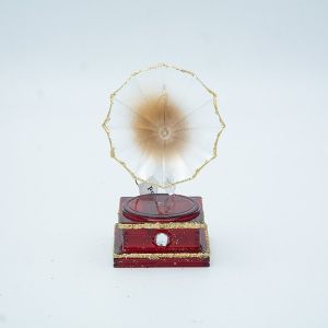 АКРИЛНА ДЕКОРАЦИЯ, ГРАМОФОН, КАФЯВ СЪС ЗЛАТНИ ДЕТАЙЛИ, 5,3x5,3x10,6см