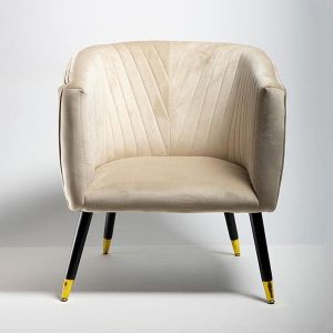 Фотьойл от кадифе в цвят екрю с черно-златисти дървени крака 74x70x81см