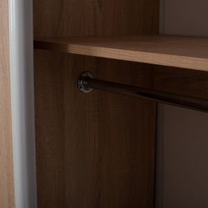 Гардероб с 3 плъзгащи врати и огледало Hm2435