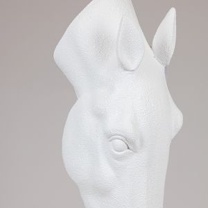 Интериорна пластика Big White Horse -глава на кон реални размери 28x28x104cm височина