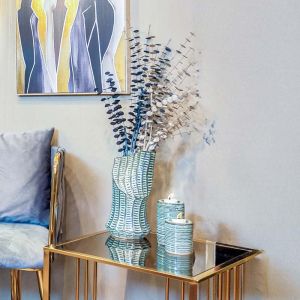Ceramic decorative vase in blue color with dimensions 14x13.5x28.3cm