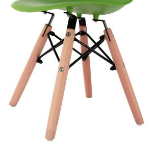 Twist Kid chair Hm8453.03 with wooden legs and green seat 30.5x33x59cm