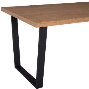 Rustic dining table with Mdf top, oak veneer Hm9012