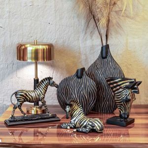 Фигурка зебра черно-златист цвят 31,2x10x25,8cm