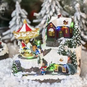 Настолна коледна къщичка с въртящ се карусел 22013 с Led и музика сиво-бял 22X15X23 см